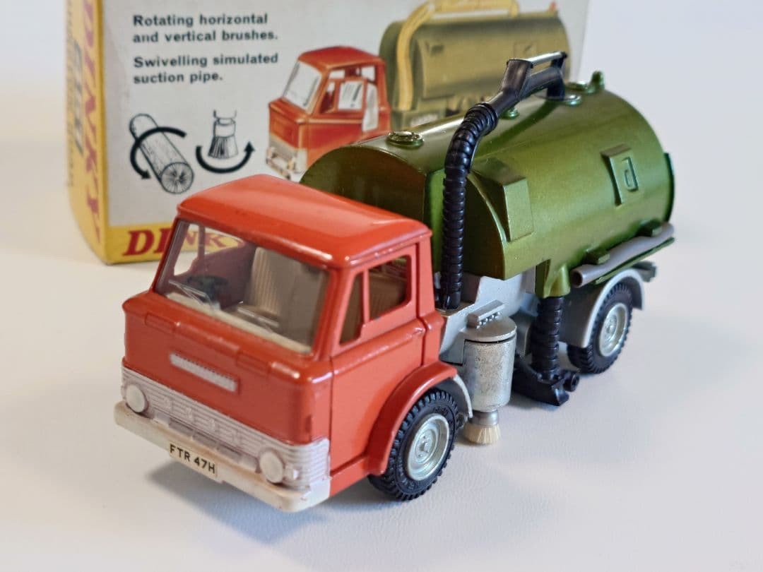Dinky 451, Johnston Road Sweeper - Free Price Guide & Review