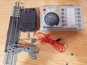Bachmann EZ Command Control Center 44902  Train Controller w/Power Cord & Track