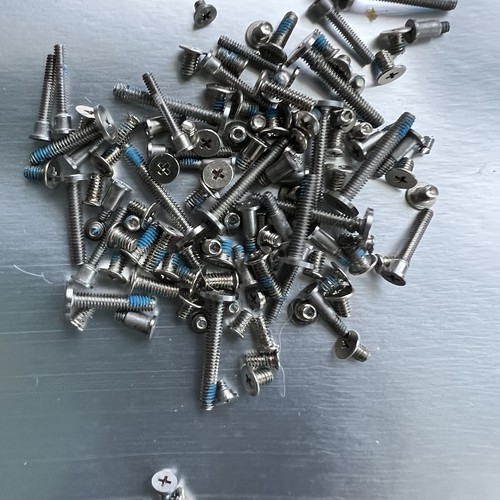 Apple MacBook Mid 2010 Genuine Screw Set Inside and Outside - Bild 3 von 3