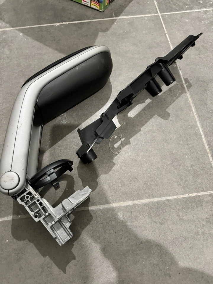 MINI R50, R53, R56, R55 2001-2015 consola central reposabrazos OEM Foto 4 de 4