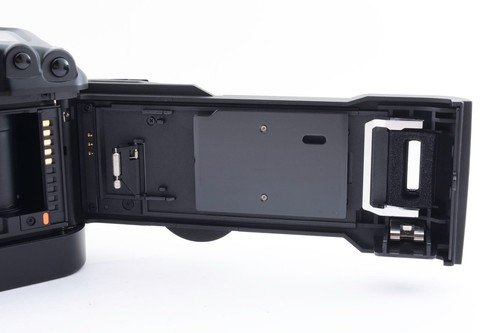 Canon EOS-3 35mm SLR Film Camera Body w/Strap /Cap [Excellent++] Japan #1978196 - Picture 8 of 13