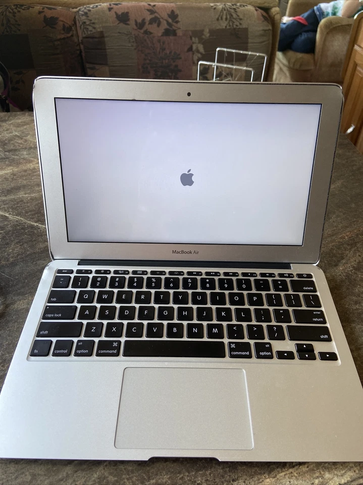 MacBook Air 2011 11 pulgadas Foto 2 de 4