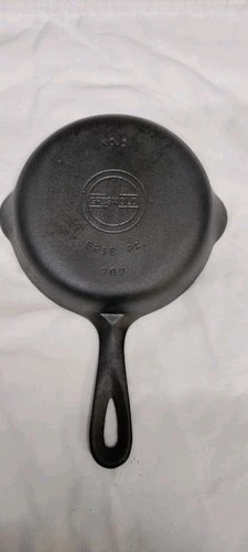 Griswold Cast Iron No 3 Skillet 709 6-1/2" Cast Iron Skillet Griswold Erie, Pa