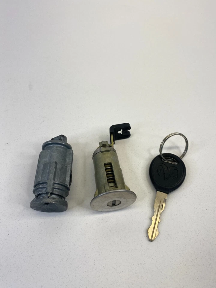 2001-2007 Dodge Grand Caravan 3.8L AT Ignition Switch Lock Cylinder W/ Key OEM — 第 4/4 张图片
