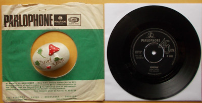 The HOLLIES Searchin Whole World Over Parlophone R 5052 - UK Press