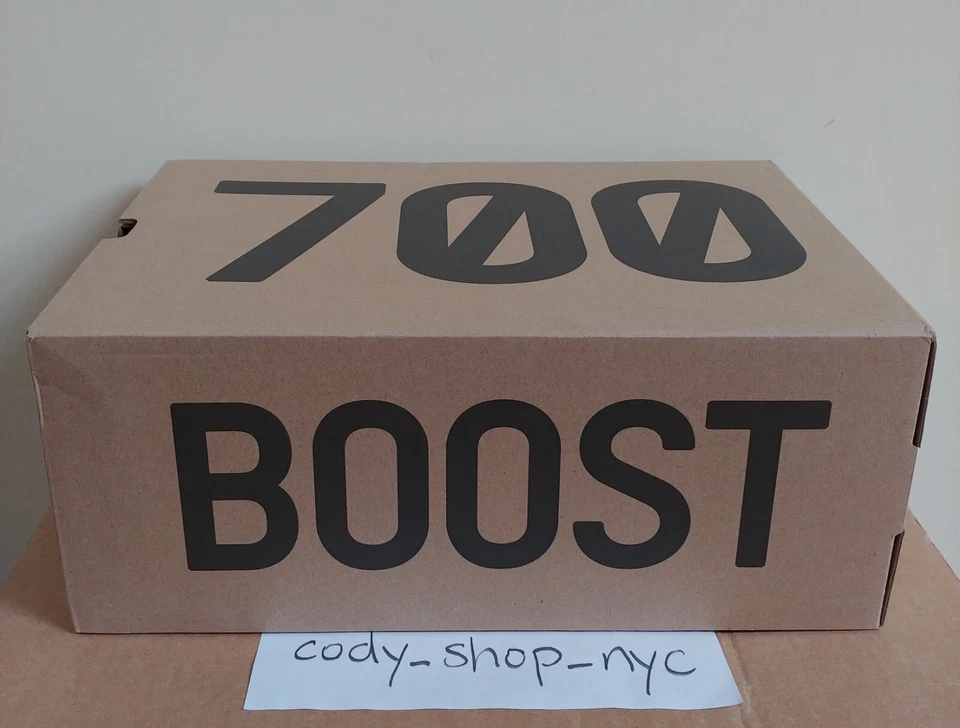 *EMPTY SHOE BOX* Adidas Yeezy Boost 700 V2 Static size 10 Grey Off White EF2829 - Image 3 of 4