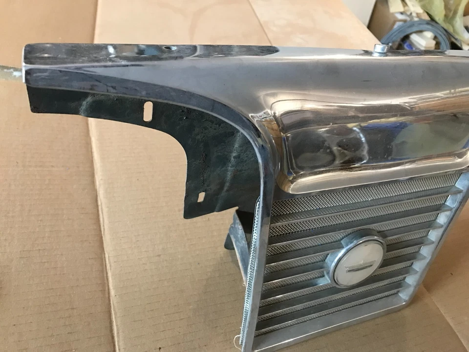 1965-1966 Ford Galaxie 500,XL трансформируемый заднее сиденье молдинг/динамик решетка - Изображение 2 из 4