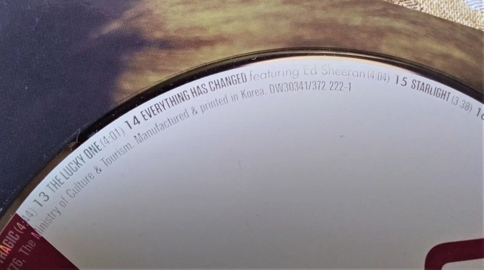 Taylor Swift - Red 2012 Korea Limited Edition 96p Book ZinePak Promo CD - Image 3 of 3