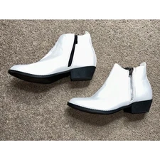 Women’s Size 7.5 Top Moda White & Black Faux Leather Booties