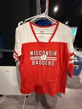 Wisconsin badgers vintage looking 3/4 sleeve shirt size large