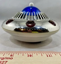 Pre-Owned Besford  Battery Operated (Flying Saucer Style) Blinking Light Toy