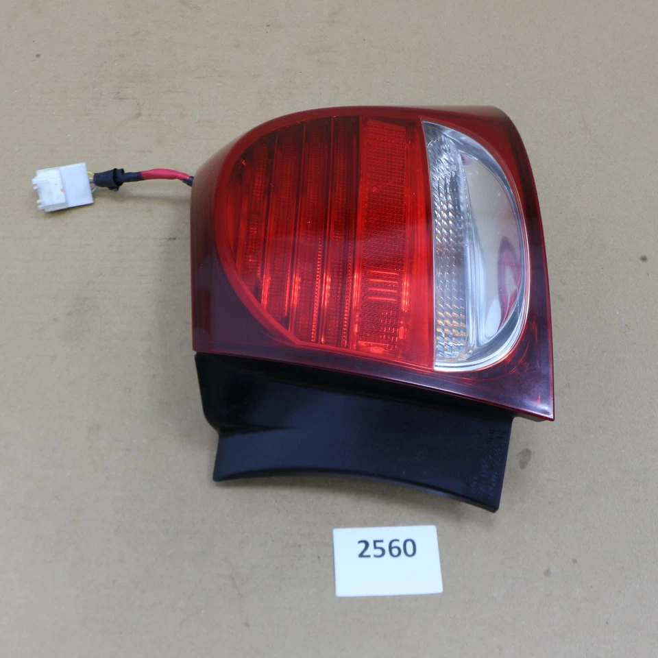 Lámpara combinada de luz trasera LED exterior derecha OEM Lexus GS300 GS350 GS460 GS450h Foto 3 de 4