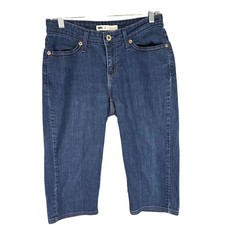 Women's Levi's Denim Bermuda Shorts Mid-Rise Medium Wash Size 8