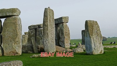 FOTO STONEHENGE. EIN BELIEBTER ORT ZU BESUCHEN IST DER STEIN AUS DER SPÄTEN JUNGSTEINZEIT C