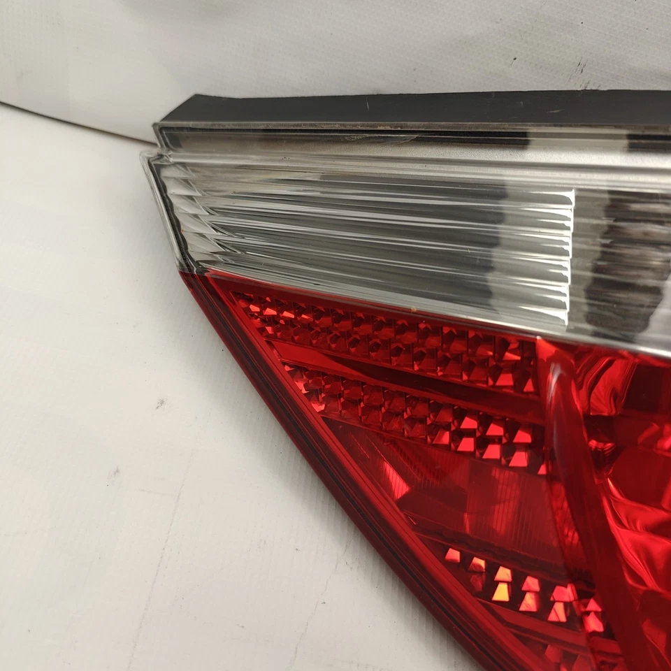 BMW 530i 2005 conductor lado izquierdo luz trasera 7 165 739 OEM (D5-15) Foto 2 de 4