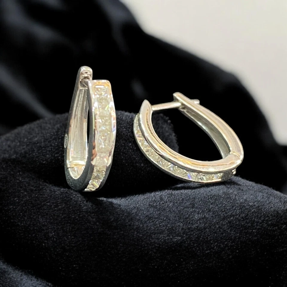 1.08 Carats Princess Shape Natural Diamonds Unisex Hoop Earrings 18K White Gold - Image 2 of 4