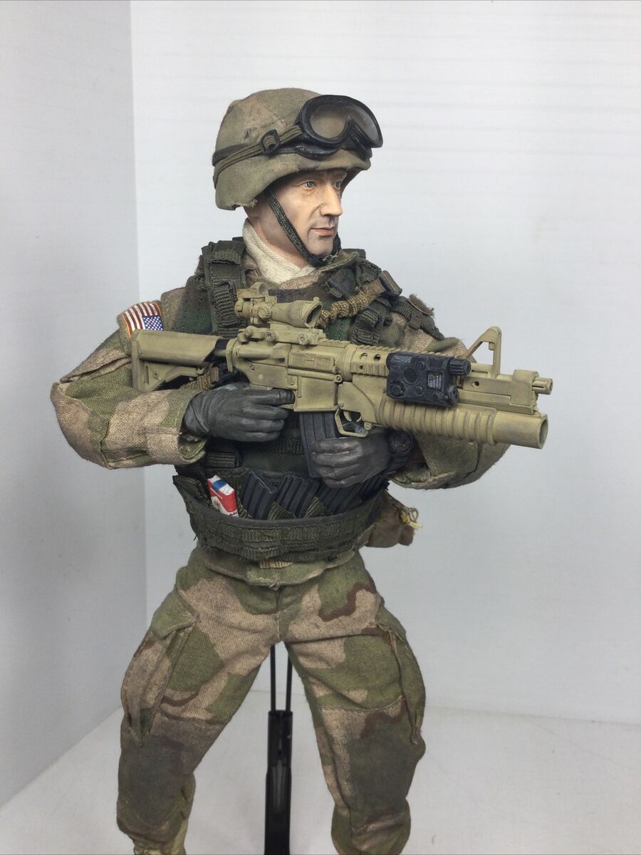 1/6 DRAGON US ARMY SPECIAL FORCES OPERATIVE M-4 GULF WAR 1/6 DRAGON US ARMY SPECIAL FORCES OPERATIVE M-4 GULF WAR
