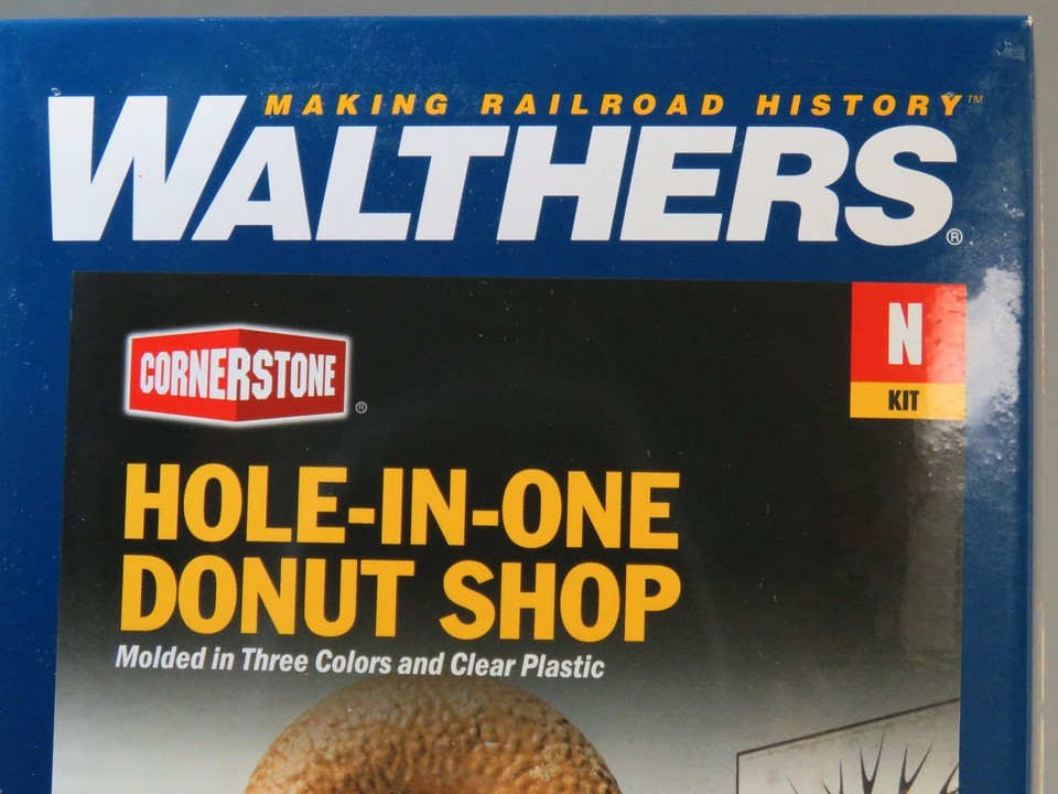 Walthers - Hole-In-One Donut Shop Gebäudebausatz HO (1:87) (Neu (gemäss