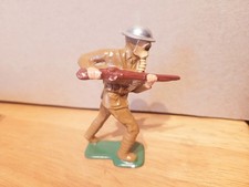 NICE 1930s BARCLAY B91 749 LEAD DIME STORE G.I. SOLDIER RUNNING W/ GAS MASK