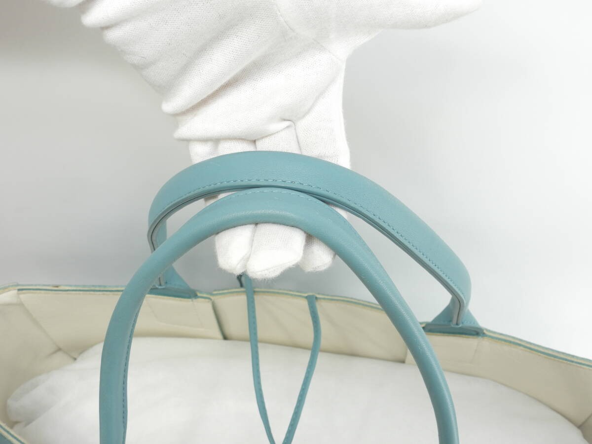 Bottega Veneta Medium Arco Tote Bag Light Blue Leather thumbnail 2