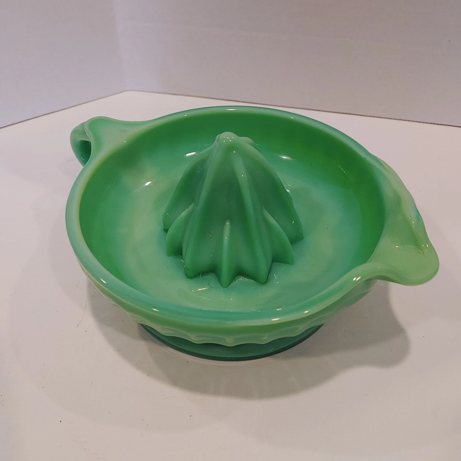 Vintage Jeanette Glass Jadeite Citrus Juicer Reamer w/ Handle