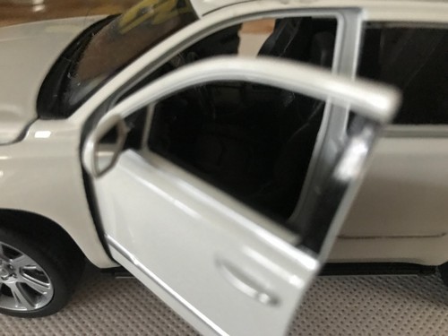 CADILLAC ESCALADE WELLY 24084/4D 1/24 DIECAST CAR HOOD OPENS BB513 - 第 8/14 張圖片