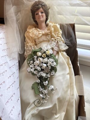 The Princess Diana 19 Porcelain Wedding Dress Bride Doll by The Danbury Mint | eBay The Princess Diana 19 Porcelain Wedding Dress Bride Doll by The Danbury Mint | eBay