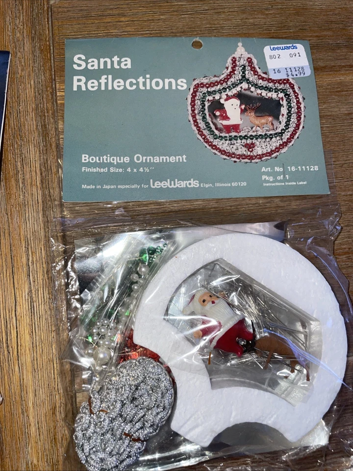 2 kits de adornos navideños LeeWards Boutique de colección: crucero dominical Santa Reflections Foto 3 de 4