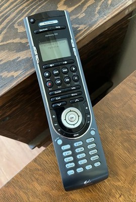 Logitech Harmony 550 Universal Programable Remote -- Tested