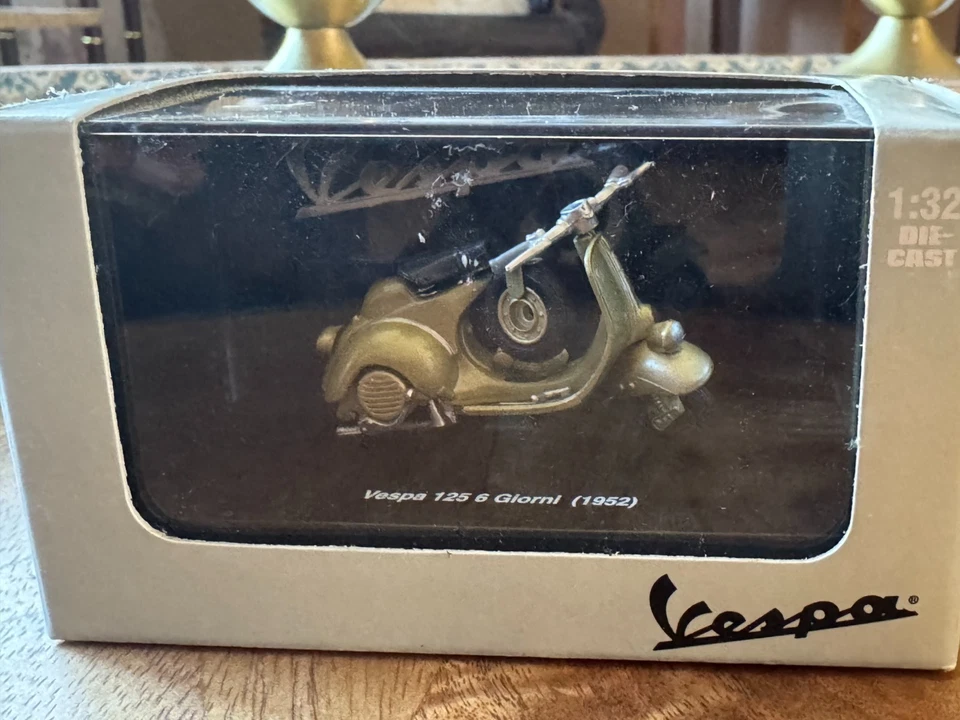 Ray Italia Gold Vespa 125 6 Giorni Scooter 1952 -1:32 Scale Die Cast Case SEALED - Image 2 of 4