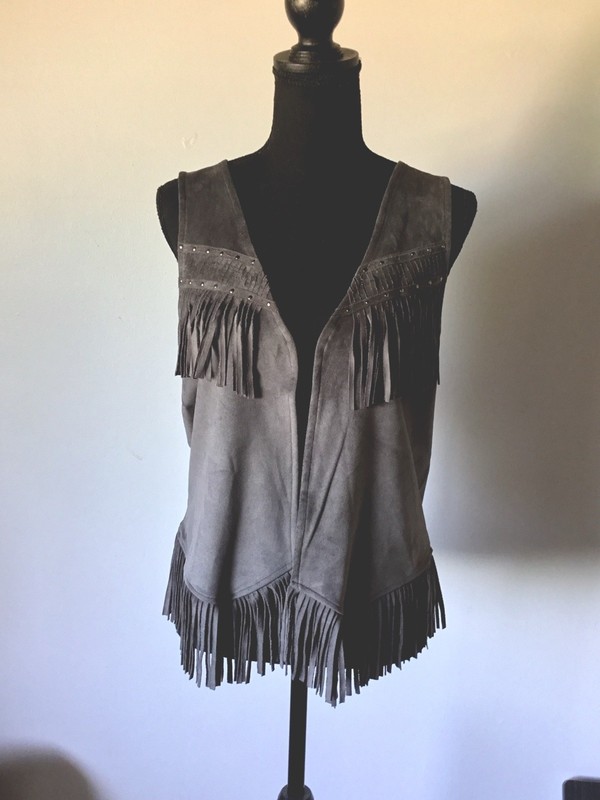 Idyllwind by Miranda Lambert Gray Faux Suede Fringe w Studs Large Vest NWOT