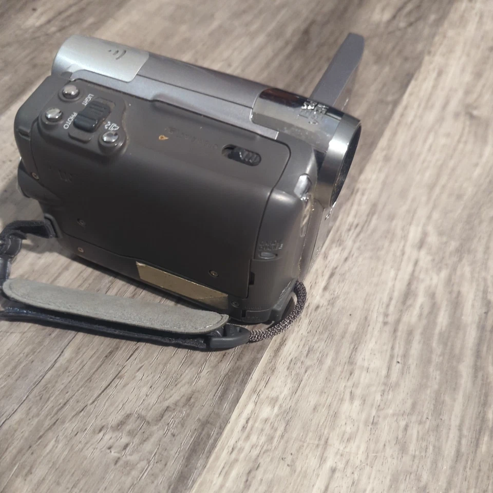 Canon ELURA100 A Video Camera Camcorder Only - NO Charger mini Handheld - Image 2 of 4