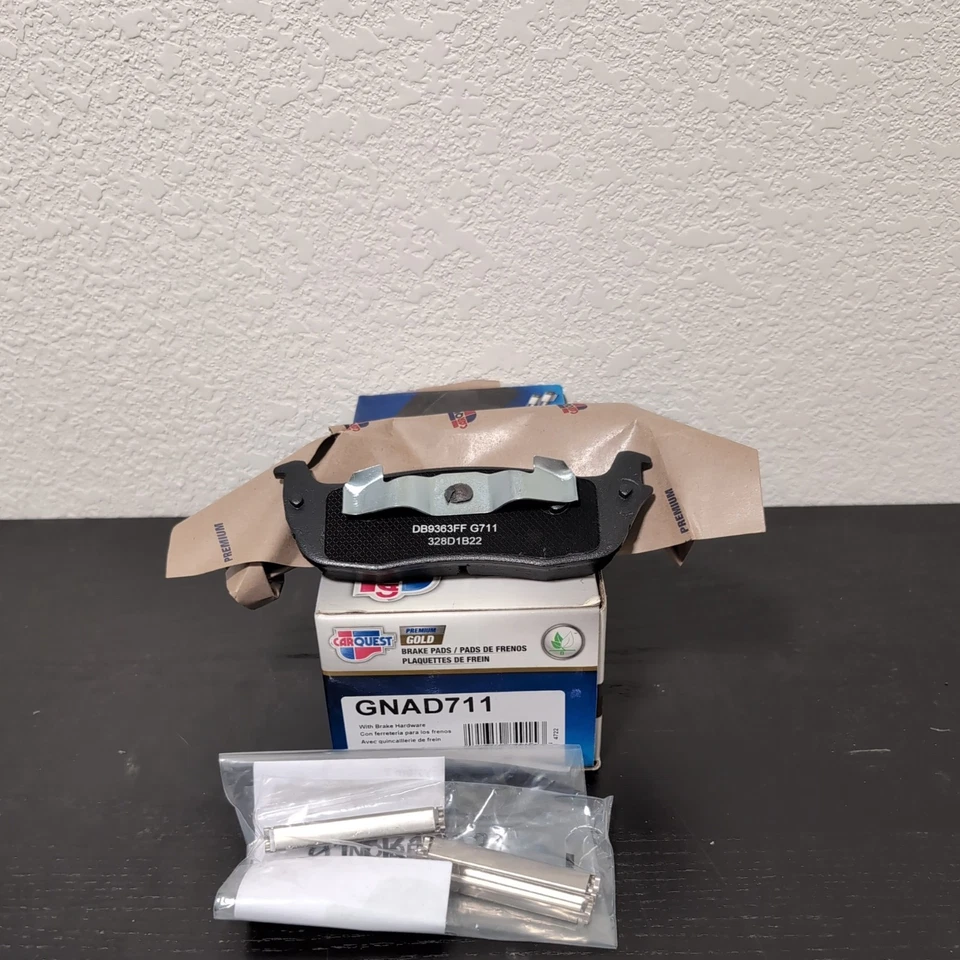 Juego de pastillas de freno traseras Ford/Lincoln-Premium oro cerámica CARQUEST GNAD711 Foto 3 de 3