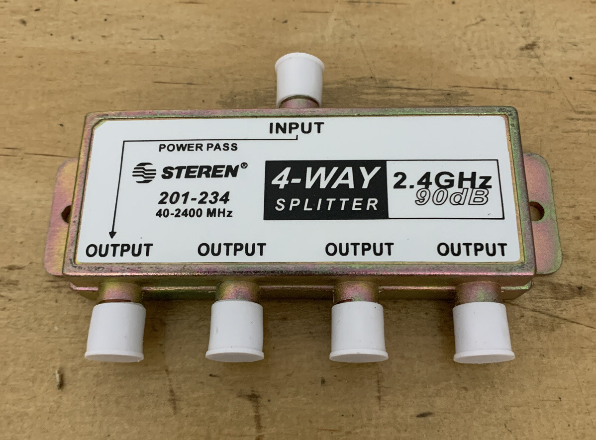 Steren 201-234 2.4 GHz 90dB 4-Way Splitter 1-DC