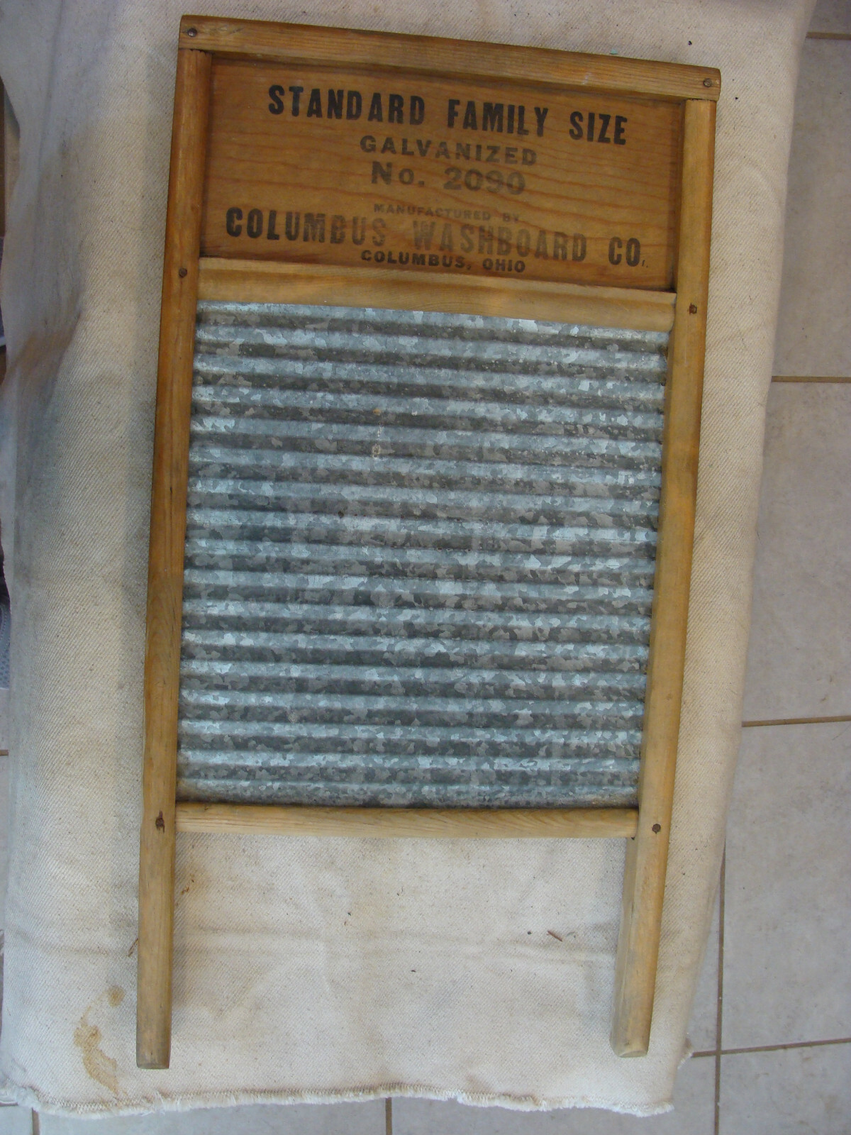 Lehman's Mini Galvanized Wavy Washboard