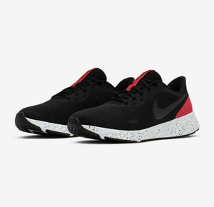 nike revolution 5 black and red