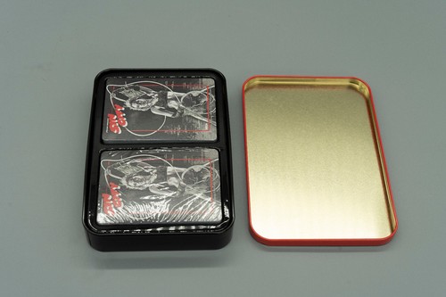 Frank Millers Sin City Playing Cards in Tin - Lot 434 - Picture 4 of 5