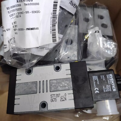 1 pc. New CD07 two-position three-way reversing valve 5772070220