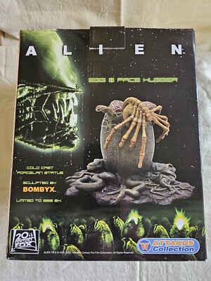ATTAKUS エイリアン ALIAN EGGS & 1 FACE HUGGER Attakus ALIEN BIRTH 3 Eggs and 1 FaceHugger Statue Figure