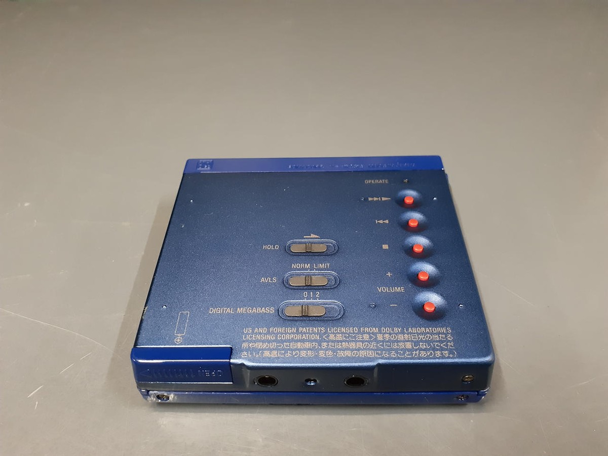 [3台セット/動作未確認]サントリーBOSS MDウォークマン MZ-E7W 3台セット/動作未確認]サントリーBOSS MDウォークマン MZ-E7W