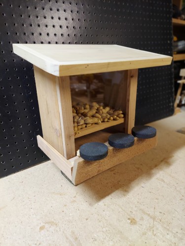 Squirrel feeder - hand made with red cedar - hours of enjoyment watching them. - Picture 2 of 6