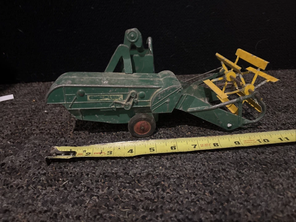 Tractor de juguete combinado tipo tirón maestro grano Oliver Slik original de colección 1/16  Foto 4 de 4