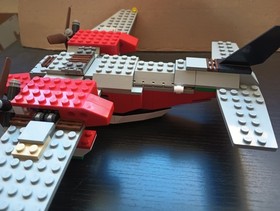LEGO Adventurers: Island Hopper (5935) & Research Glider (5921) Read Details