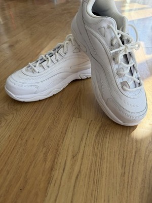 FILA WOMEN'S CHUNKY WHITE SNEAKER US 10