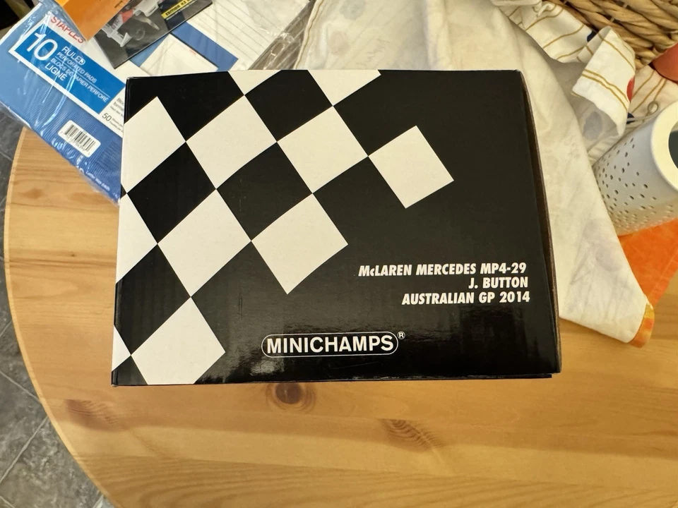 MINICHAMPS 1/18 2014 Jenson Button Australian GP - Image 4 of 4