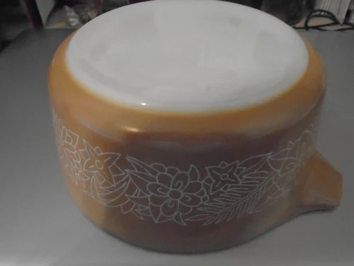 Vintage 1978 Pyrex Woodland #472 Bowl 1.5 Pint/750 ML Corning 3.2"H x 5.5"W