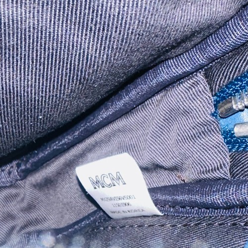 $ 495 MCM tiefblau Visetos rote Logo kleine Umhängetasche MXZ9AVI56VS001 - Bild 10 von 10
