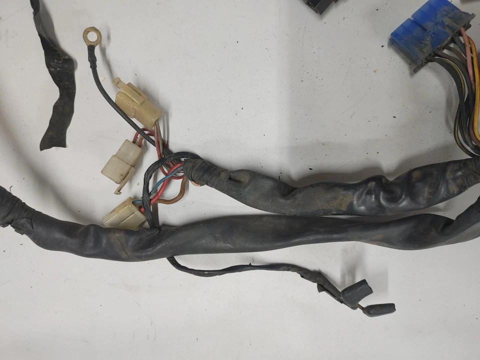 Arnés de cables del motor principal Yamaha FJ1100 1984 47M-82590-51-00 Foto 3 de 4