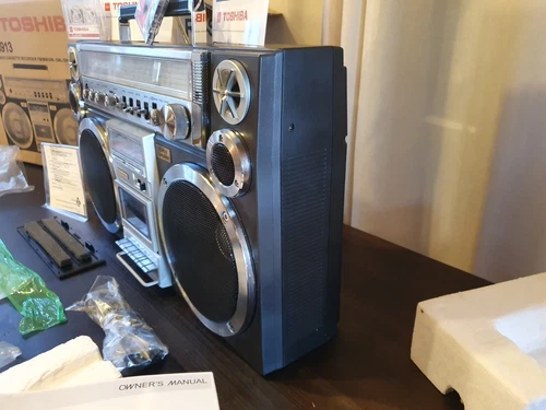 VIDEO! NEW TOSHIBA RT-S913 Radio Cassette BOOMBOX Ghettoblaster METAL 110-220v