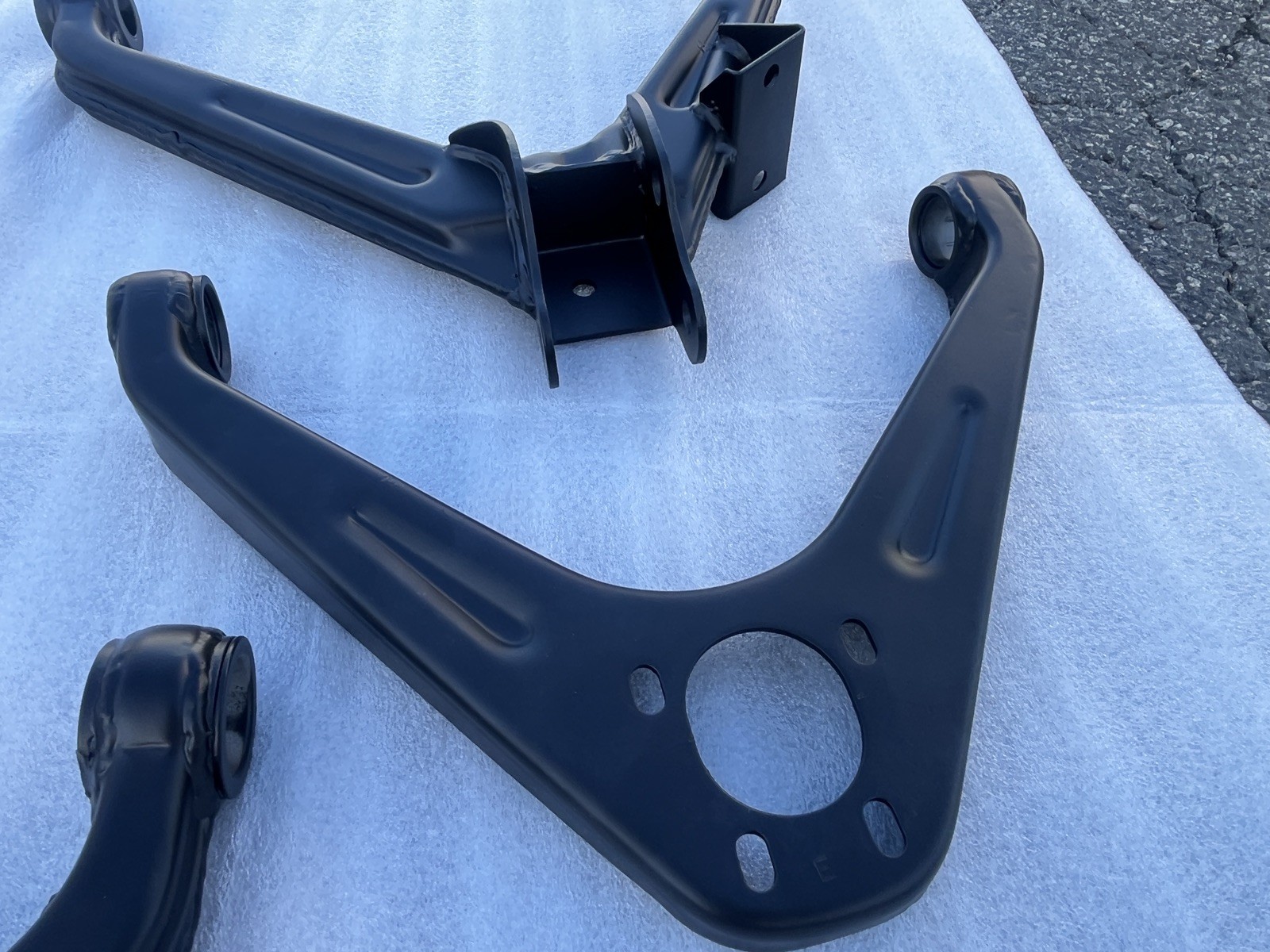Lamborghini Espada RIGHT+UPPER Control arm P/N 5107590